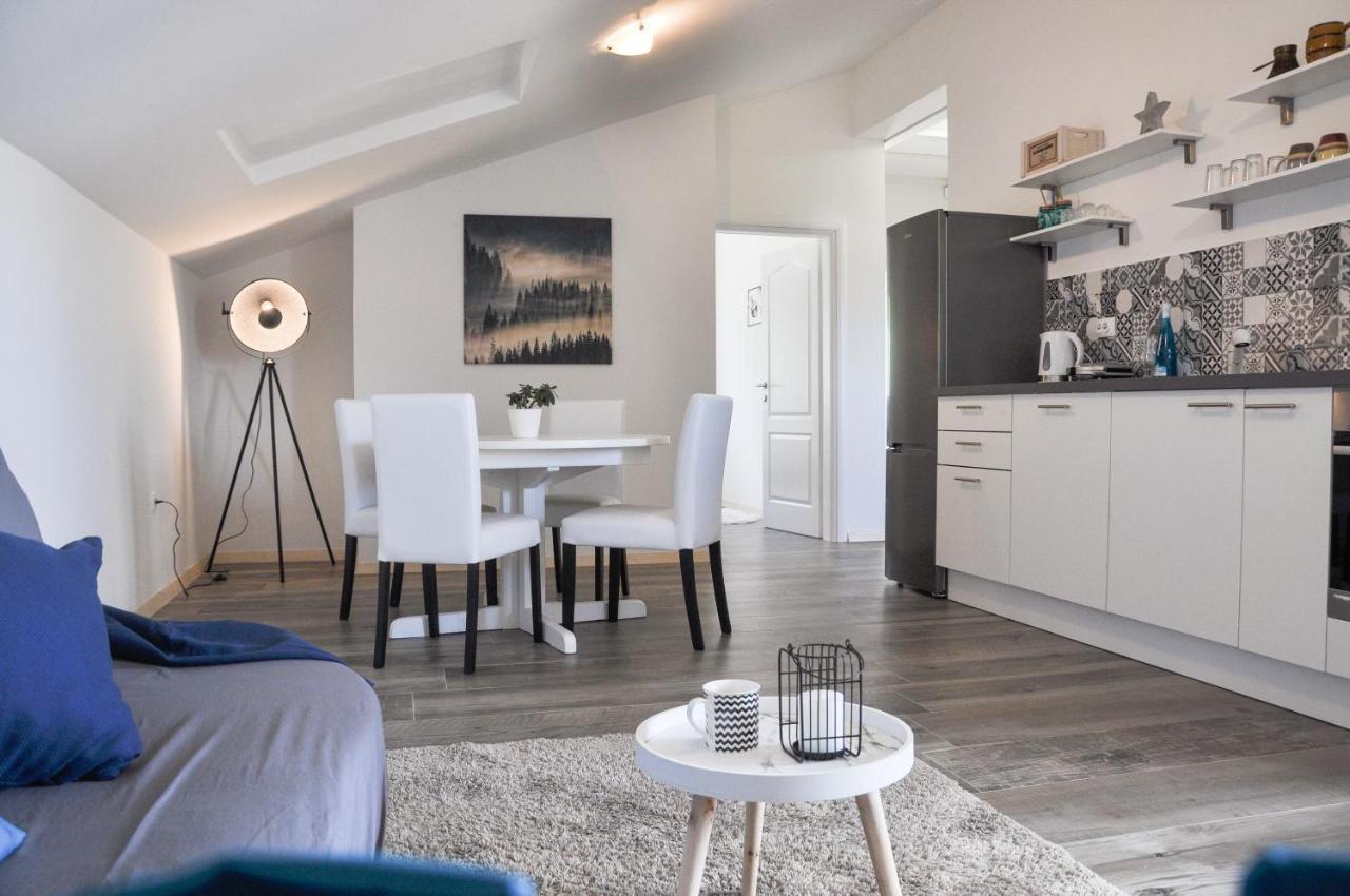 Apartmani Carnizza Ražanac 外观 照片