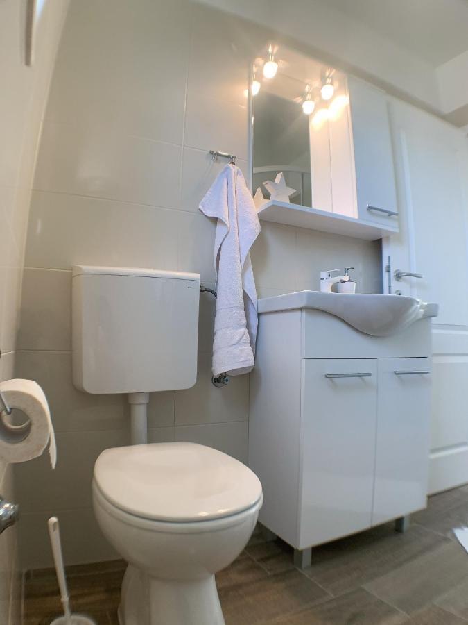 Apartmani Carnizza Ražanac 外观 照片