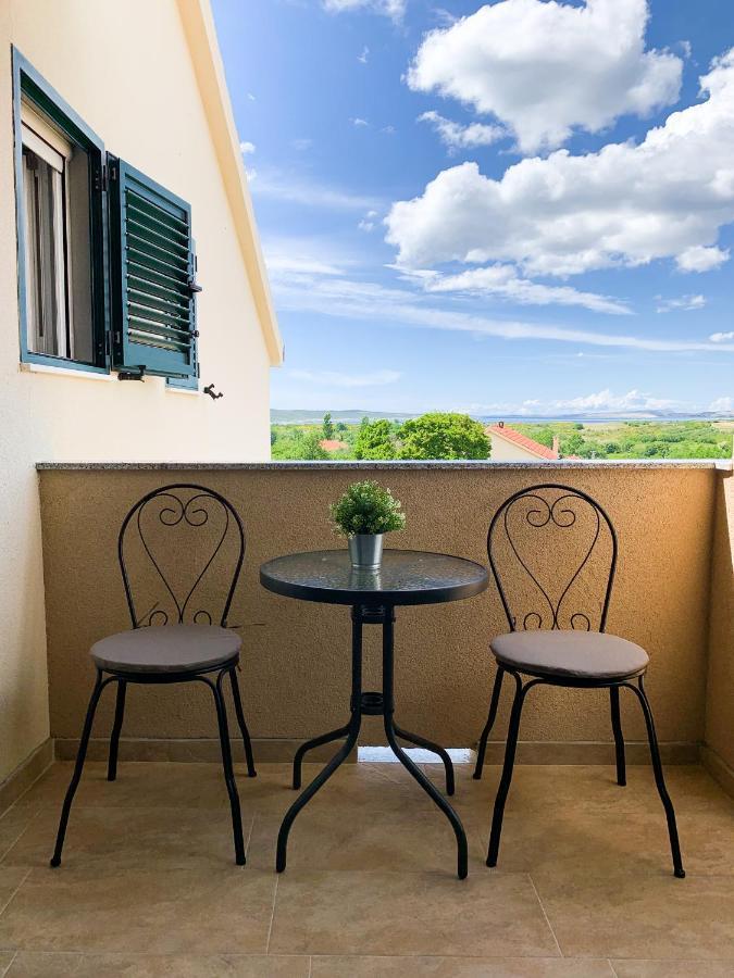 Apartmani Carnizza Ražanac 外观 照片